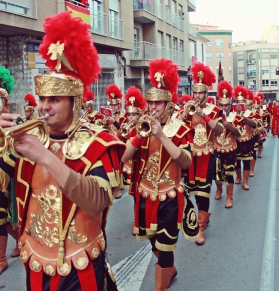 Agrupación Musical Santísimo Cristo de la Sangre vestidos de romano en Lorca